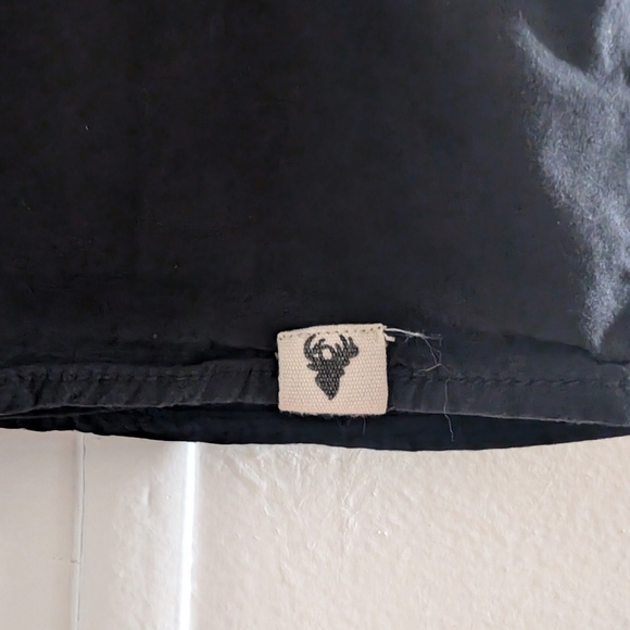 Black Casual Button Down Shirt with Structured Collar - Picture 3 of 5